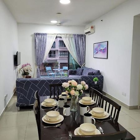 Homestay D'Univ 360 Place Seri Kembangan Exterior foto